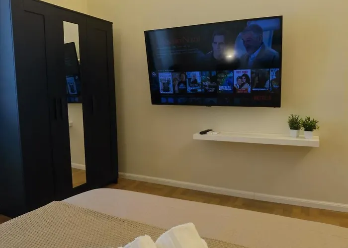 Deluxe Two-Bedroom Apartment